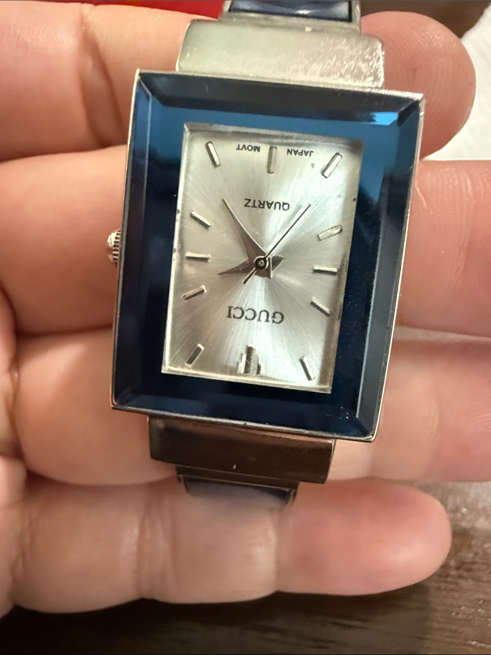 Gucci Silver Dial Watch with Blue Faceted Bezel - Picture 5 of 5